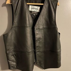 - Leather Vest XL - black- made in Pakistan -good condition-